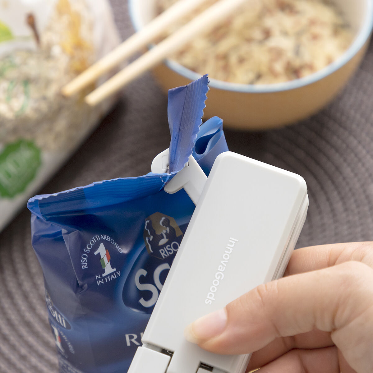 Selladora de Bolsas Recargable Magnética con Cúter Rebasyl InnovaGoods V0103604_1
