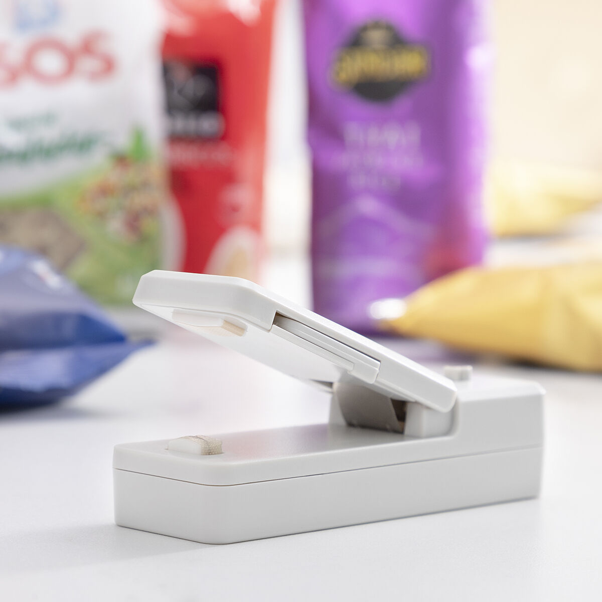 Selladora de Bolsas Recargable Magnética con Cúter Rebasyl InnovaGoods V0103604_7