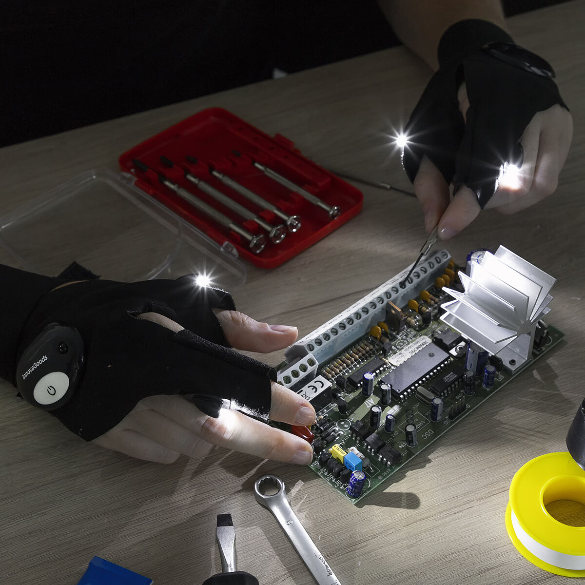Guantes con Luz LED Gleds InnovaGoods 2 Unidades V0103613_3